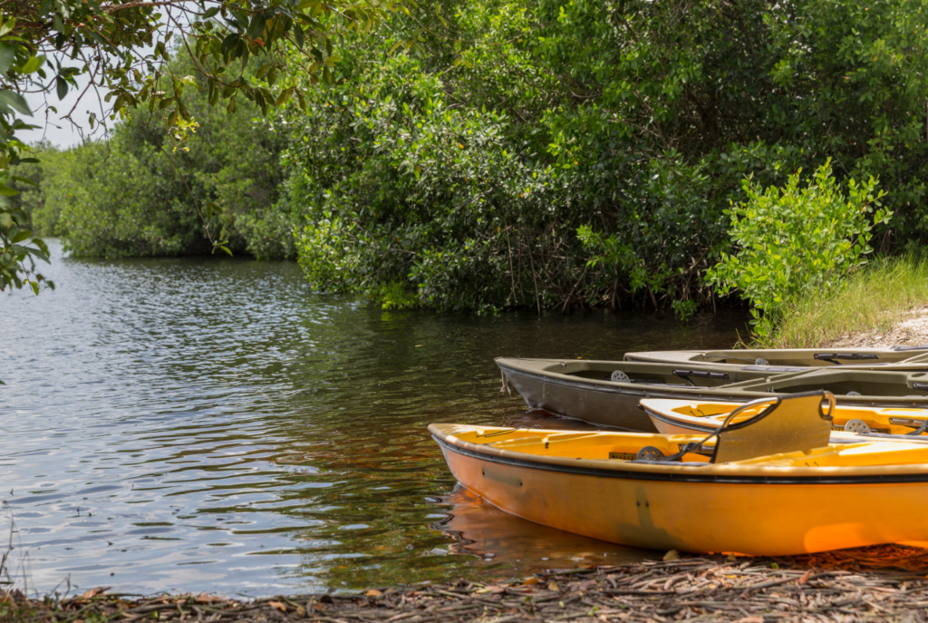 Three boats at the edge of valley